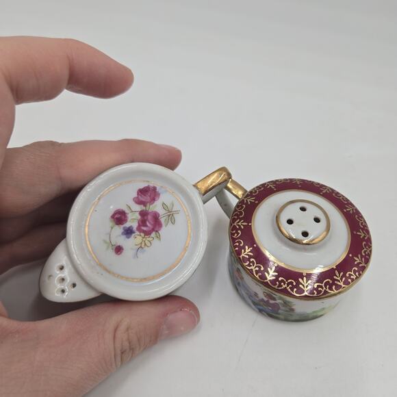 Vintage Victorian Style Stacked Salt and Pepper Shakers Courting Couple - Picture 4 of 6